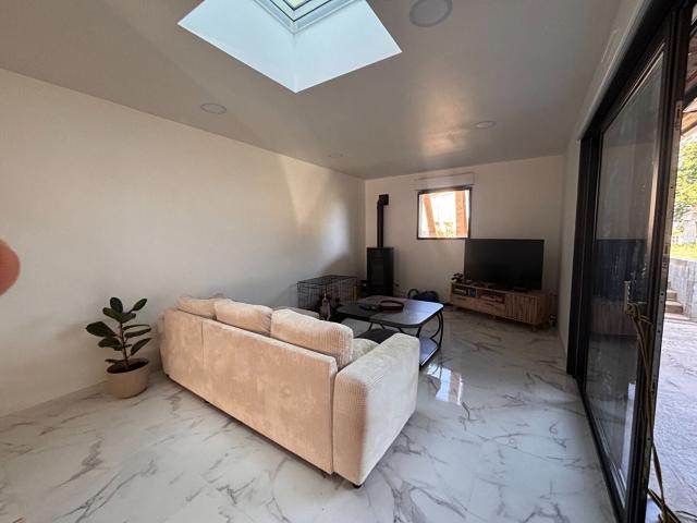 Location House Place Pierre Barré, Briec