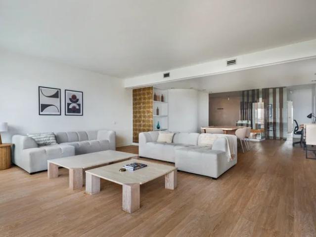 Location Appartement Rue Robert de Flers, Paris