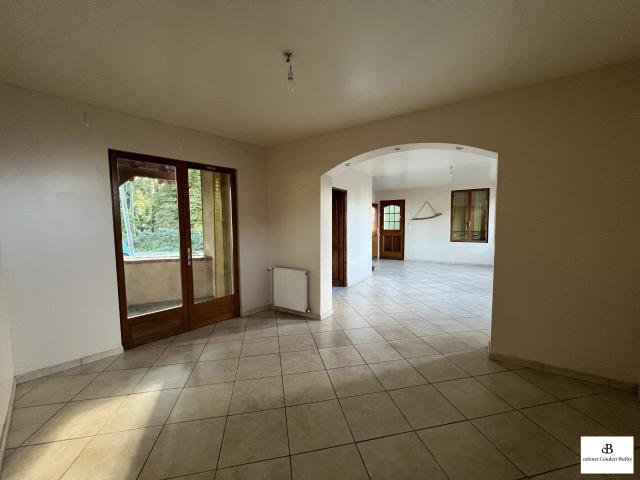Location House Rond Point de la République, Neuvy sur Loire