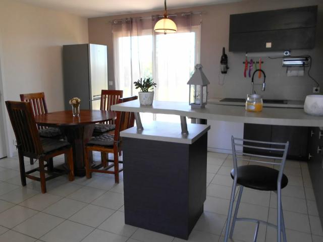 Location House Route d'Asques, Lavit