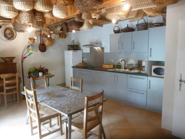 Location House Route de Vezias, Grospierres