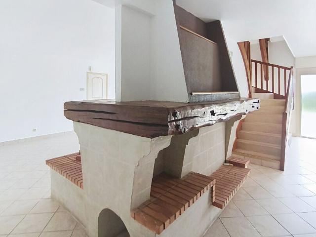 Location House Route de Guillemoreau, Authon