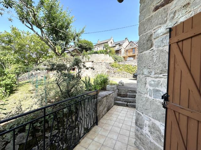 Location House Route du Château, Montrozier
