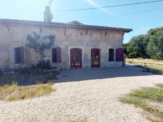 Location House Route Montesquieu, Baron
