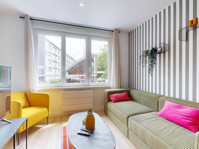 Location House Rue Armand Carrel, Lille