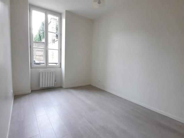 Location House Rue Barbès, Montreuil