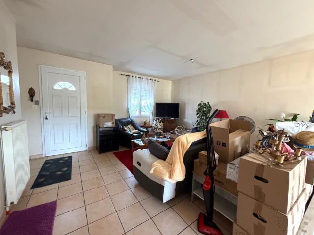 Location House Rue Galilée, Gravigny
