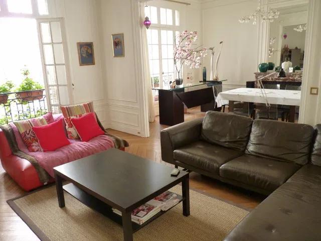 Location House Rue de Chazelles, Paris