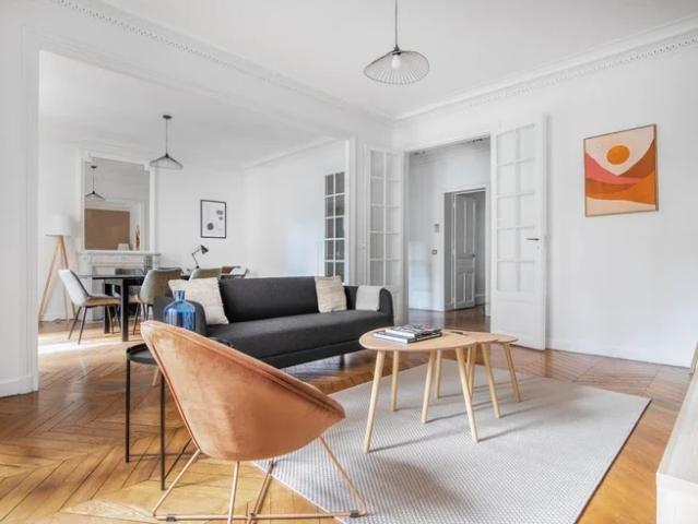Location Appartement Rue de Bellechasse, Paris