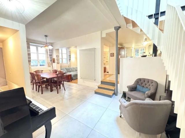 Location House Rue de Bizerte, Paris