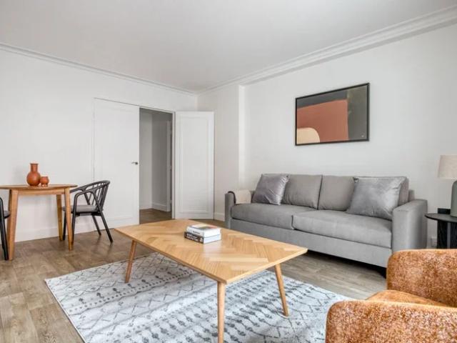 Location House Rue de Lourmel, Paris