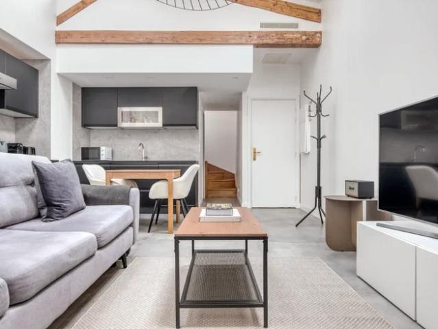Location House Rue de Logelbach, Paris