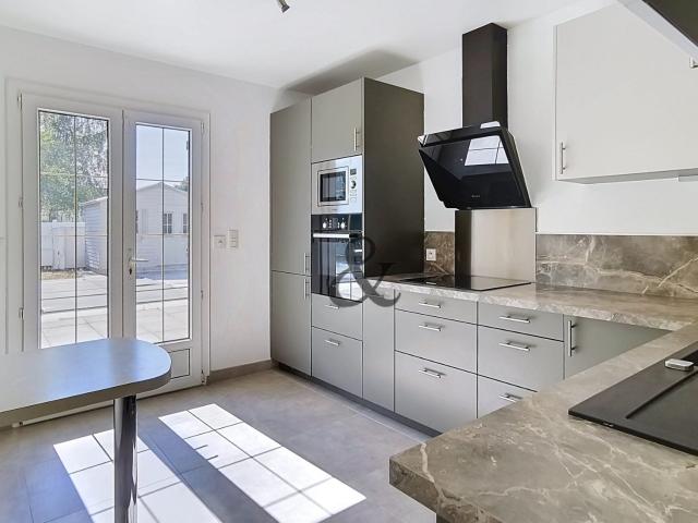 Location House Rue de la Bergeonnerie, Tours