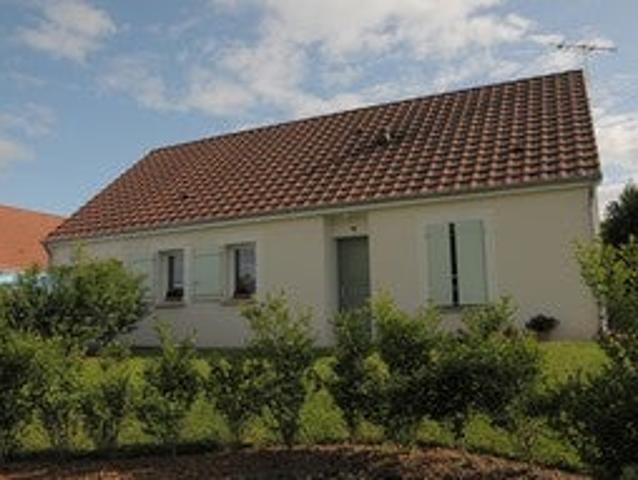 Location House Rue de la Gare, Cluis