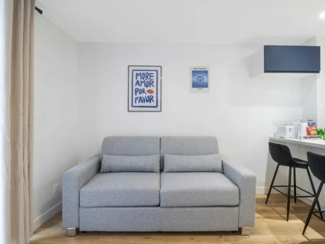 Location House Rue de la Tour des Dames, Paris