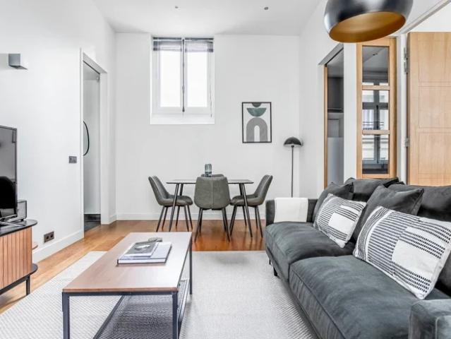 Location House Rue de Monceau, Paris