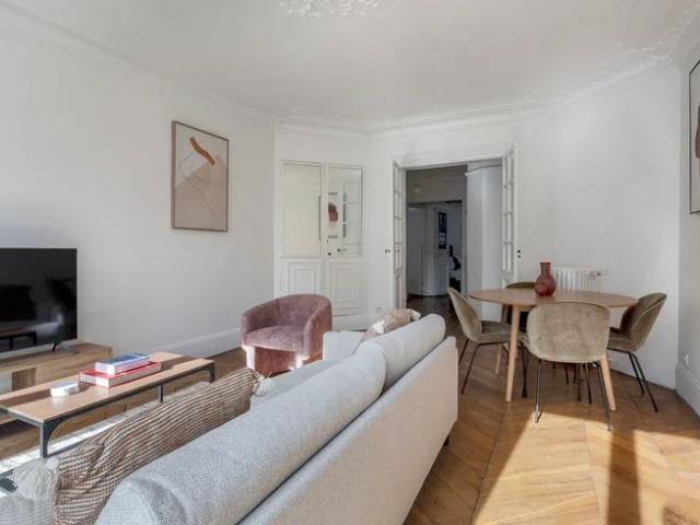 Location House Rue de Rivoli, Paris