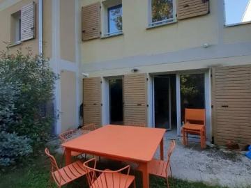 Location House Rue du Prado, Fontaines Saint Martin