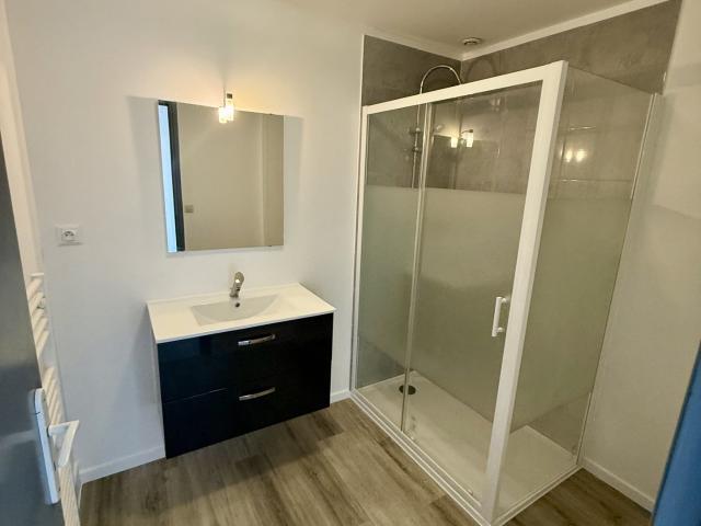 Location House Rue du Roussillon, Baho