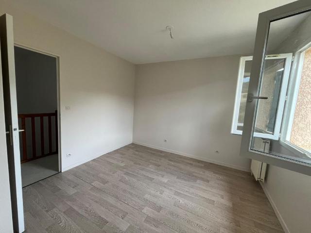Location House Rue du Verger, Thizy les Bourgs