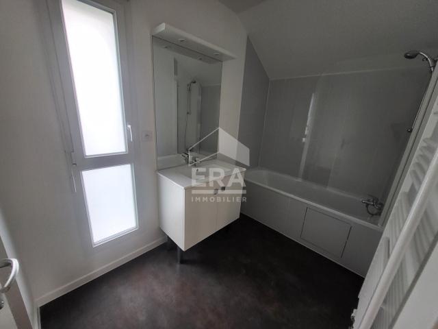 Location House Rue Falconnet, Avion