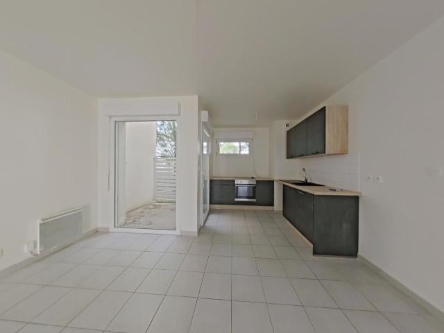 Location House Rue Jean Guillon, Tours