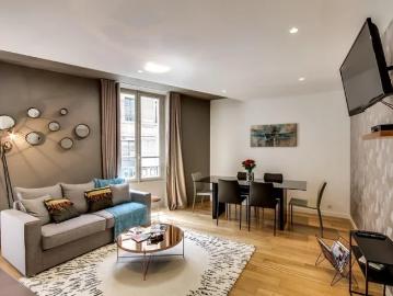 Location House Rue La Boétie, Paris
