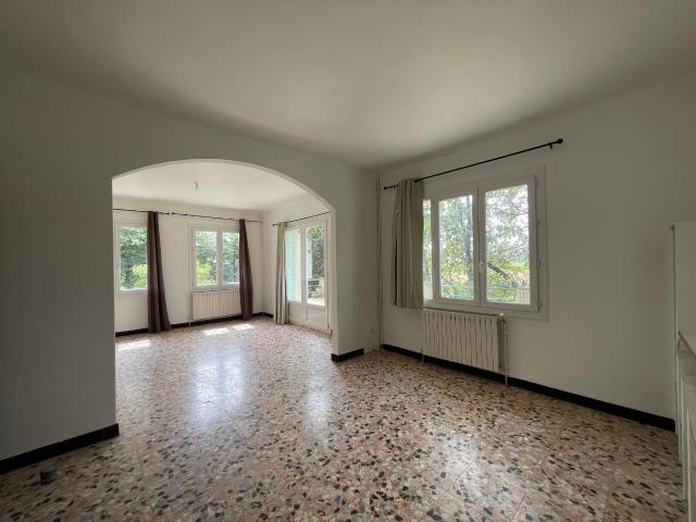 Location House Rue Le Cours, Malemort du Comtat