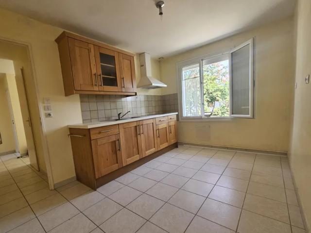Location House Rue Monseigneur de La Rochefoucauld, Saintes