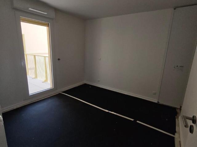 Location House Rue Madiraa, Courbevoie