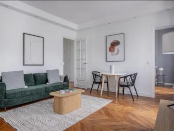 Location House Rue Mesnil, Paris