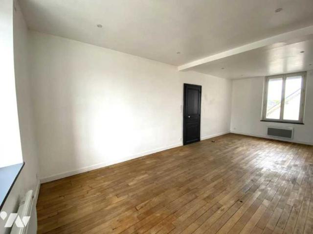 Location House Rue Nationale, Seiches sur le Loir