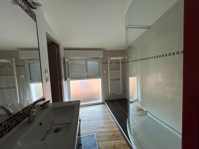 Location House Rue Saint Clementin, Civray
