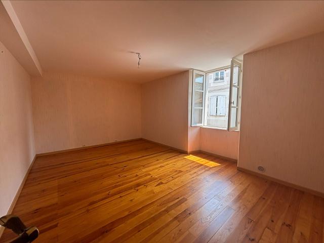 Location House Rue Saint Clementin, Civray