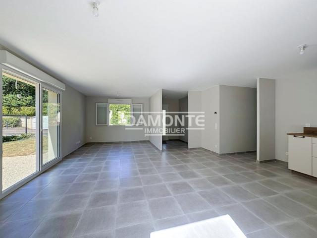 Location House Rue Pierre Brossolette, Fontvannes