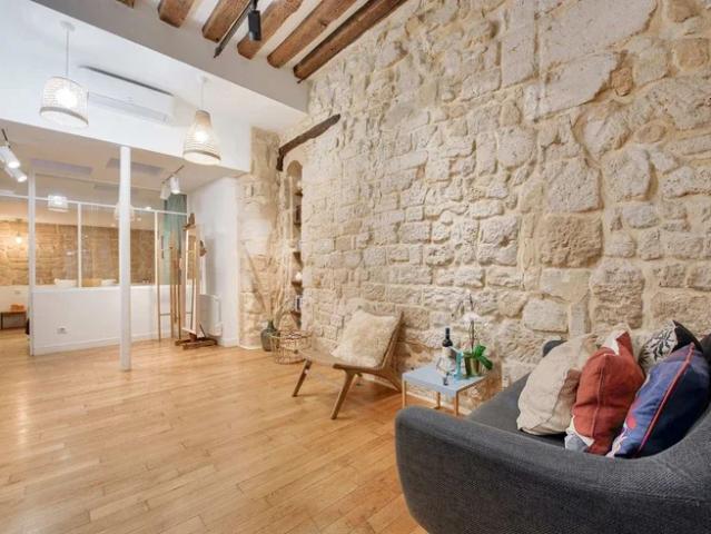 Location House Rue Quincampoix, Paris