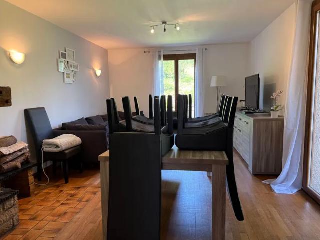 Location House Rue Royale, Serverette
