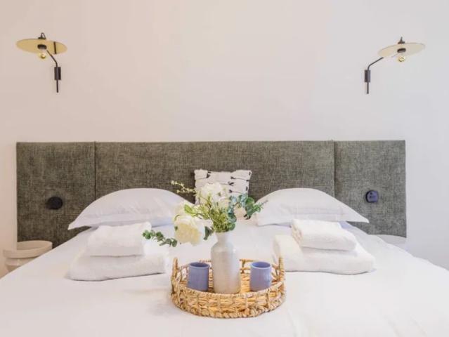 Location House Rue Théodule Ribot, Paris