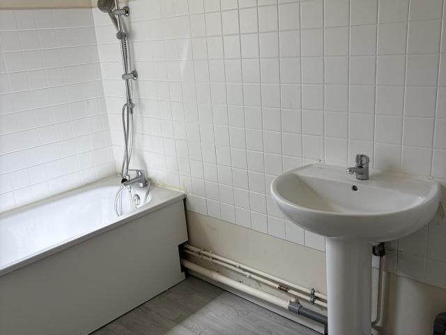 Location House Rue Yves du Manoir, Avord