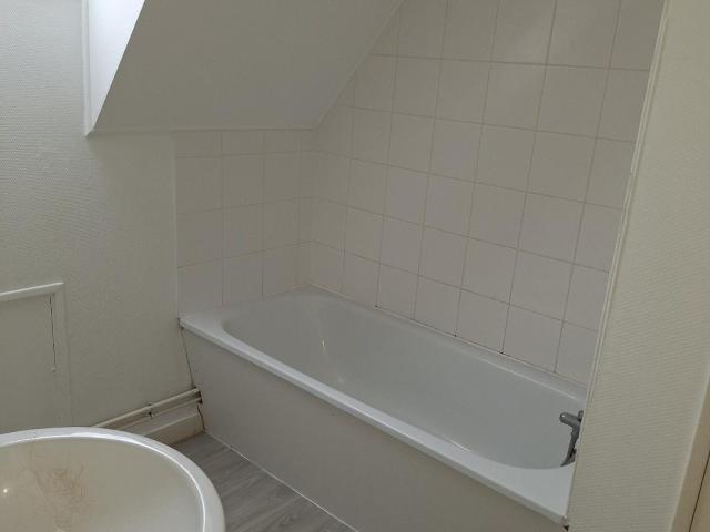 Location House Rue Yves du Manoir, Avord