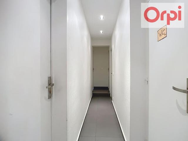 Location Maison 2 pièces 222 m2 Thiais