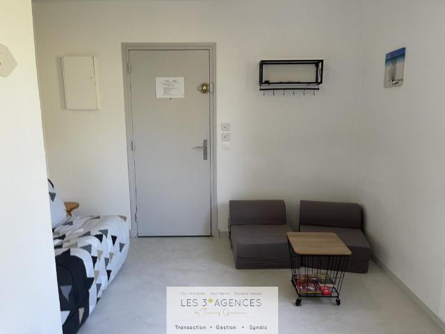 Location JOLI STUDIO MEUBLE 2 EME ETAGE AVEC ASCENCEUR PARKING | Les 3 Agences