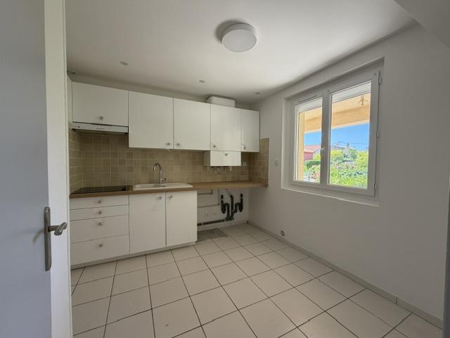 Location La Ciotat TYPE 3 RDC de villa avec terrasse