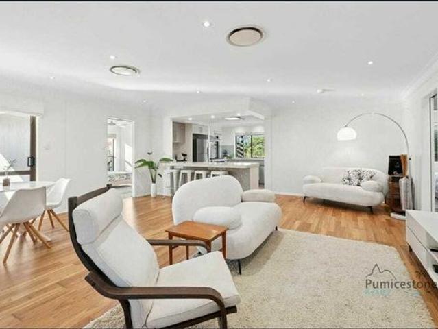 Location, Lifestyle & Coastal Charm 6 month lease only