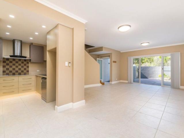 LOCATION, LIFESTYLE & CONVENIENCE!