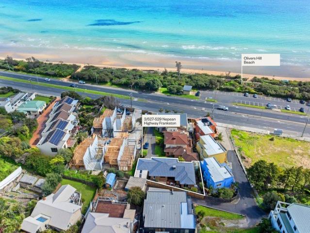 Location, Lifestyle and Bay views