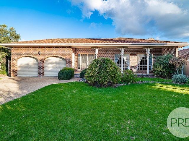 Location, Lifestyle & Endless Potential in the Heart of Lake Albert