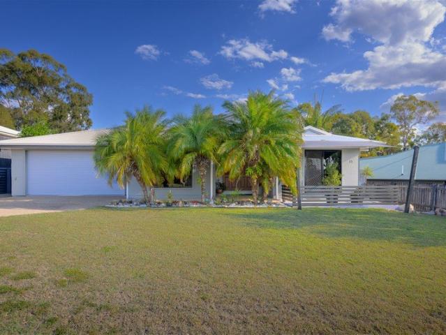 Location, Lifestyle & Family Living With Shed & Solar!