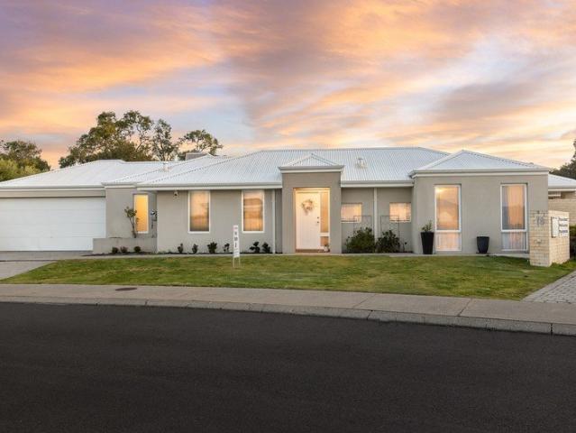 Modern Low Maintenance Living in an unbeatable location!