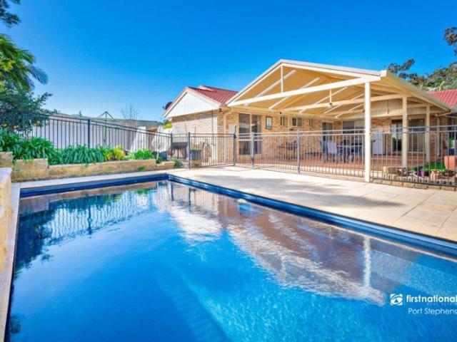 LOCATION, LIFESTYLE & LOADS OF POTENTIAL